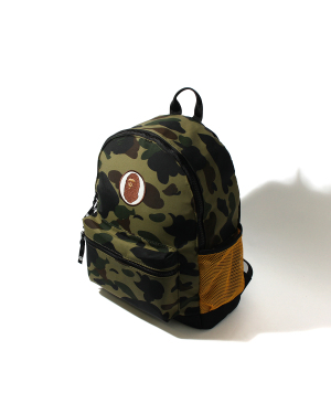 A BATHING APE® 猿人头刺绣双肩包