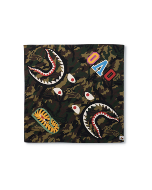 A BATHING APE® OVO 联乘系列 Woodland Camo 鲨鱼印花手帕